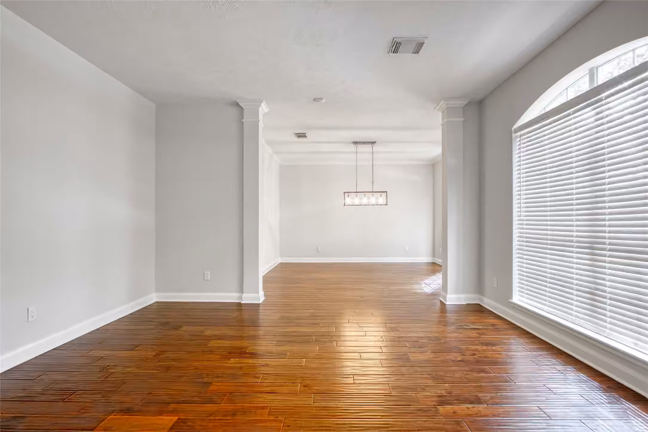 Photo 7 of 14010 Lakewood Crossing Boulevard, Houston, TX
