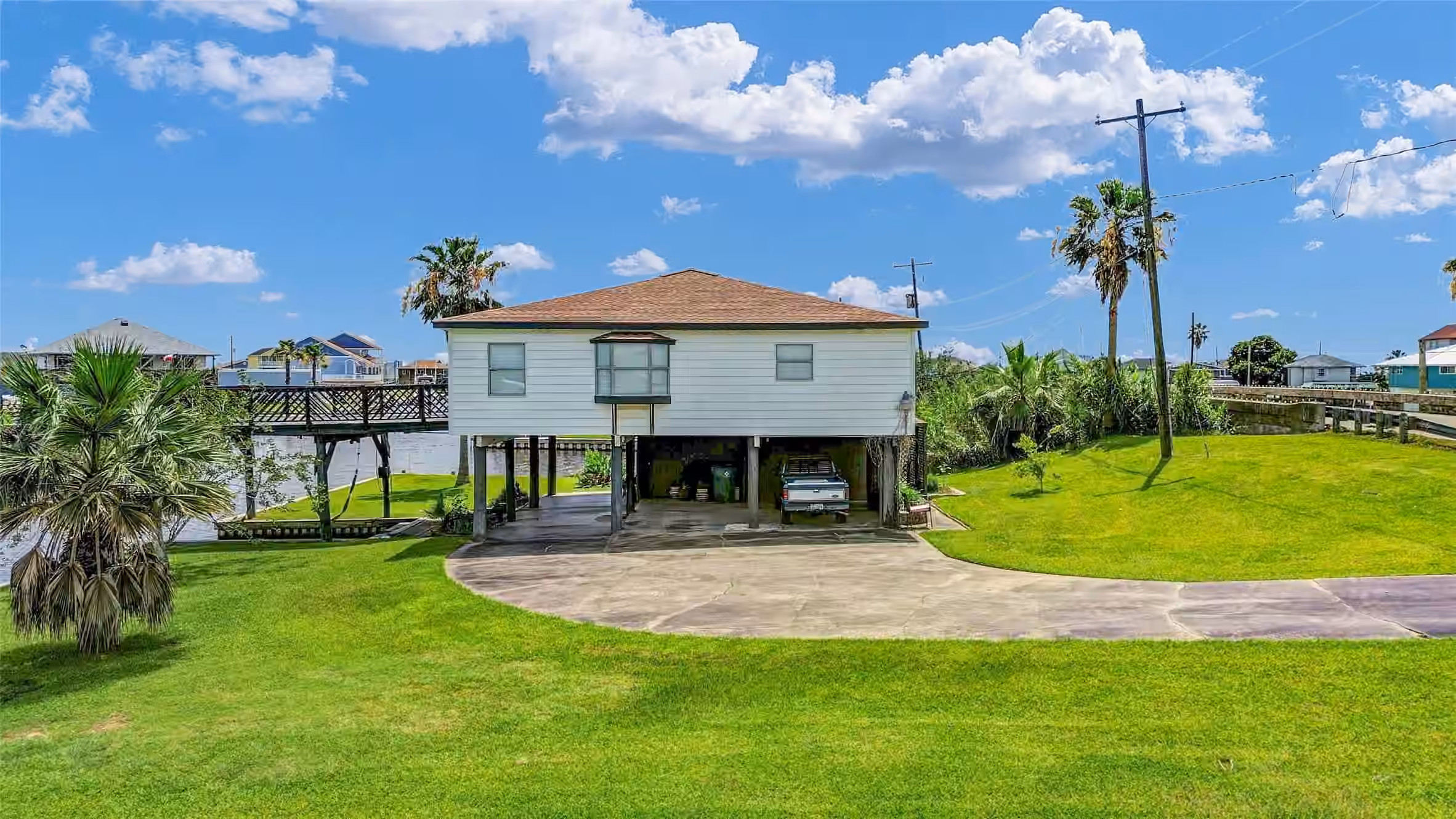 Photo 3 of 1571 Blue Water Drive, Freeport, TX