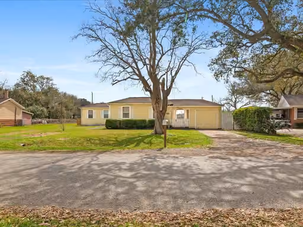 Photo 2 of 518 Sunny Lane, Wharton, TX