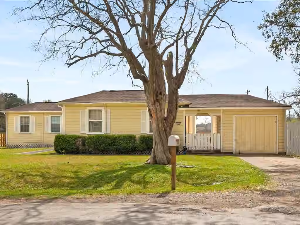 Photo 3 of 518 Sunny Lane, Wharton, TX