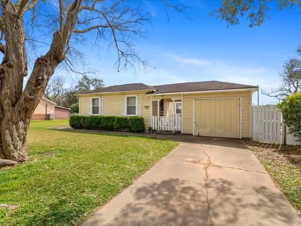 Photo 4 of 518 Sunny Lane, Wharton, TX