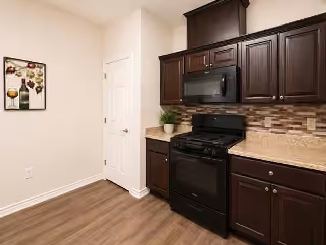 Photo 5 of 205 De Koven Street, Houston, TX