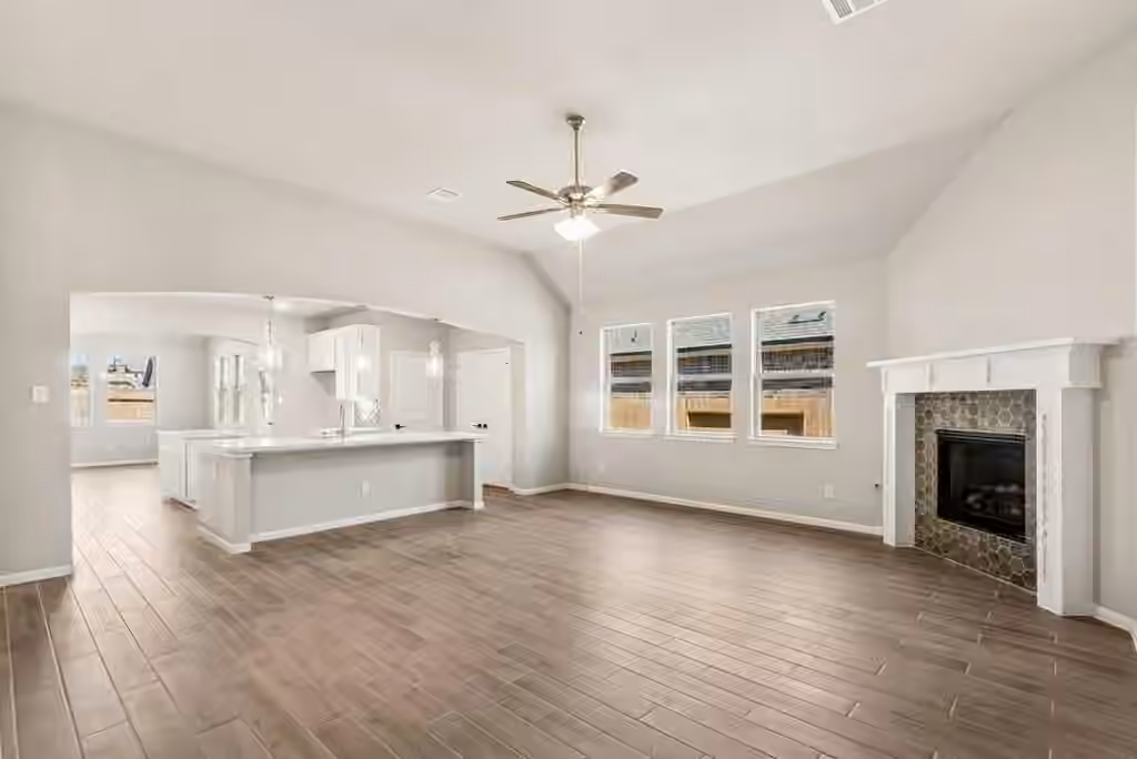 Photo 4 of 32406 Cedar Elm Drive, Waller, TX