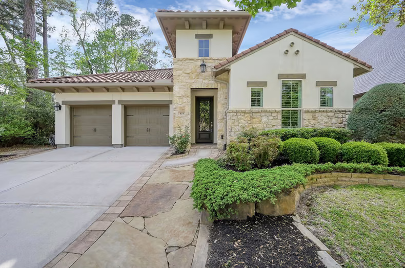 Photo 3 of 103 Lily Green Court, Conroe, TX
