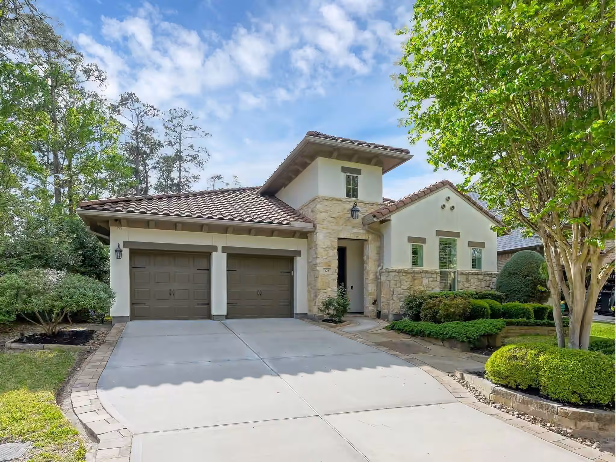 Photo 4 of 103 Lily Green Court, Conroe, TX