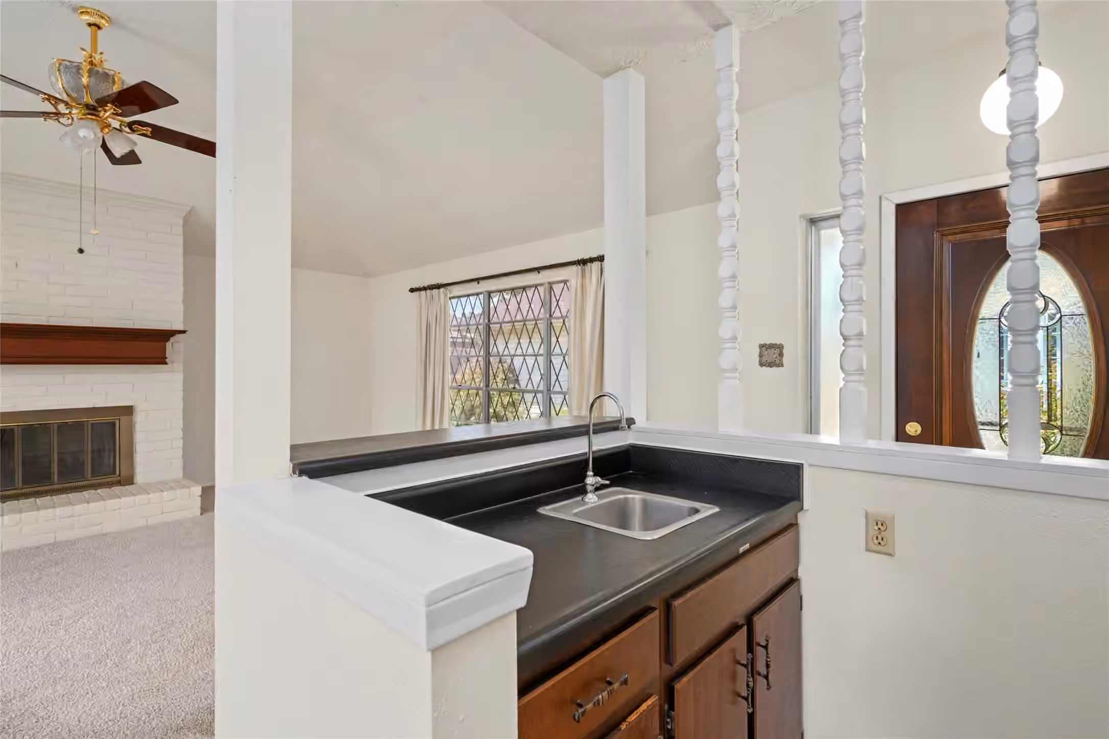 Photo 7 of 422 W Castle Harbour Dr, Friendswood, TX