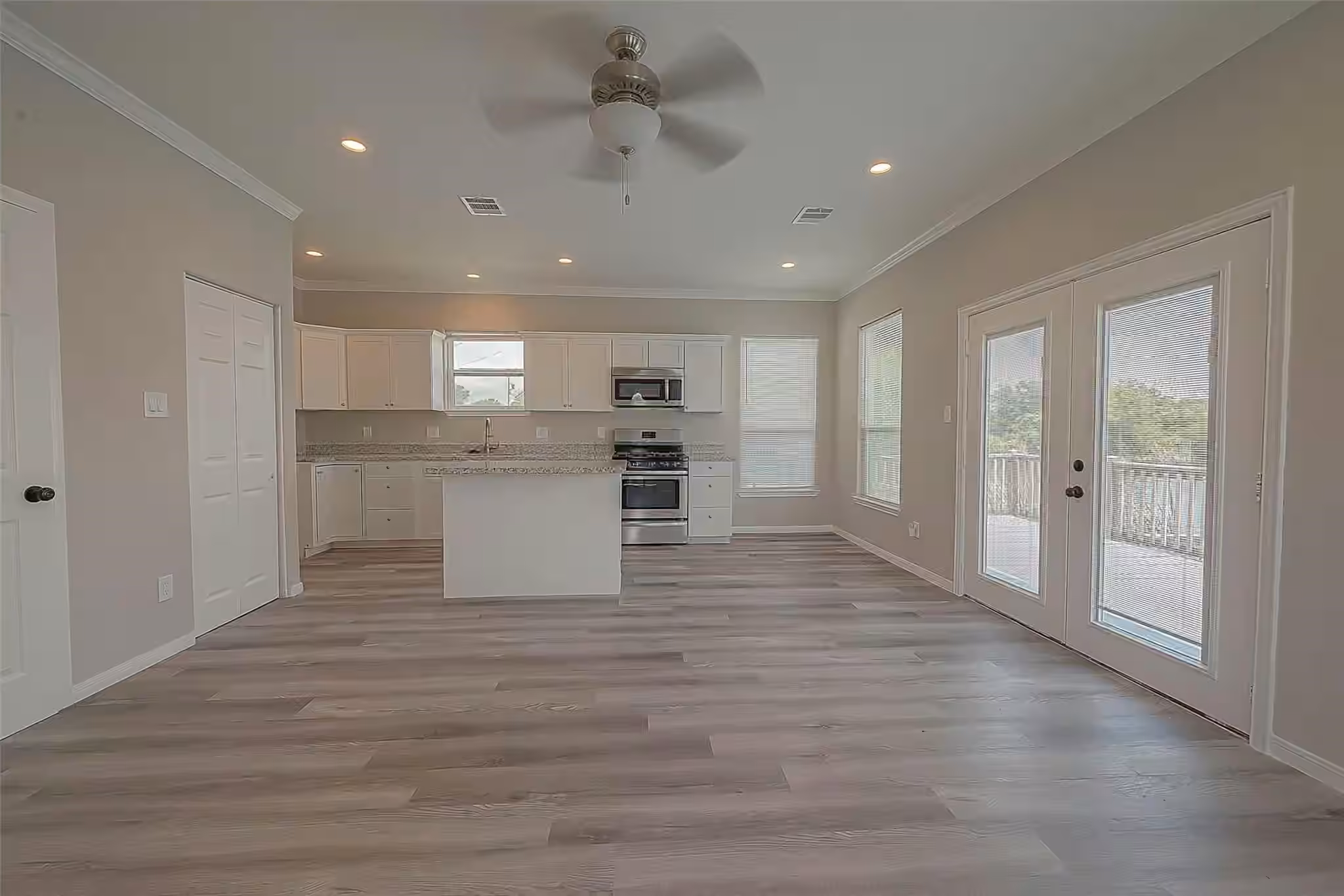 Photo 4 of 2730 Avenue D, San Leon, TX