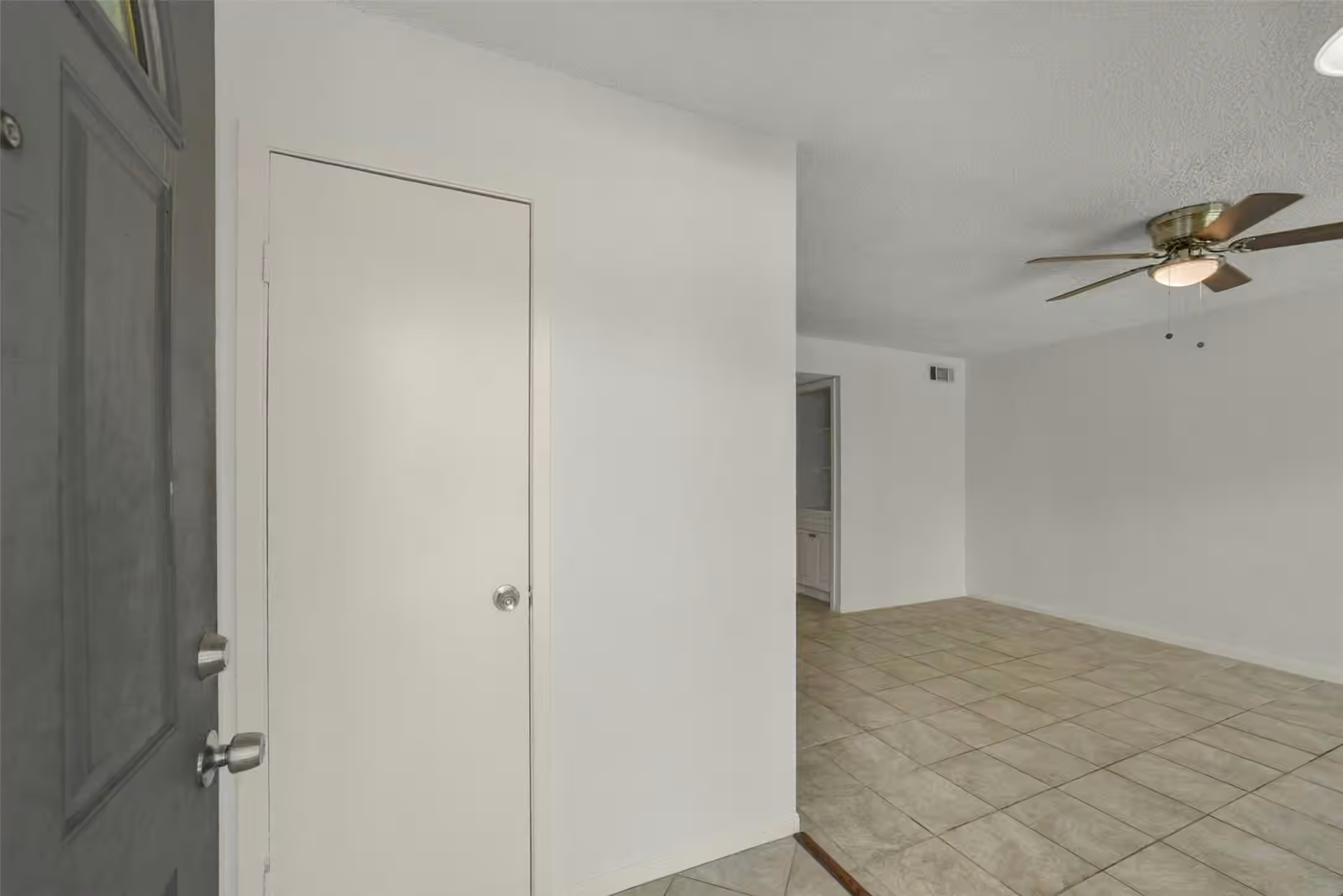 Photo 3 of 17401 Red Oak Drive 66, Houston, TX