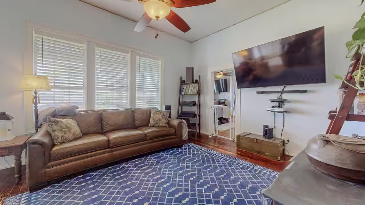 Photo 3 of 1401 E Buccaneer Drive, Winnie, TX