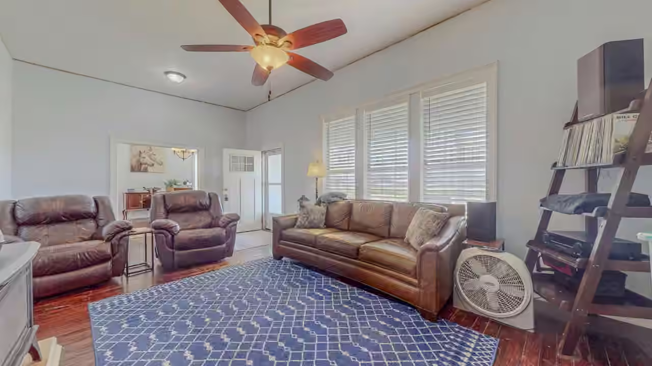 Photo 4 of 1401 E Buccaneer Drive, Winnie, TX
