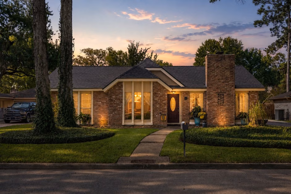 Photo 2 of 3726 Golden Lake Drive, Kingwood, TX