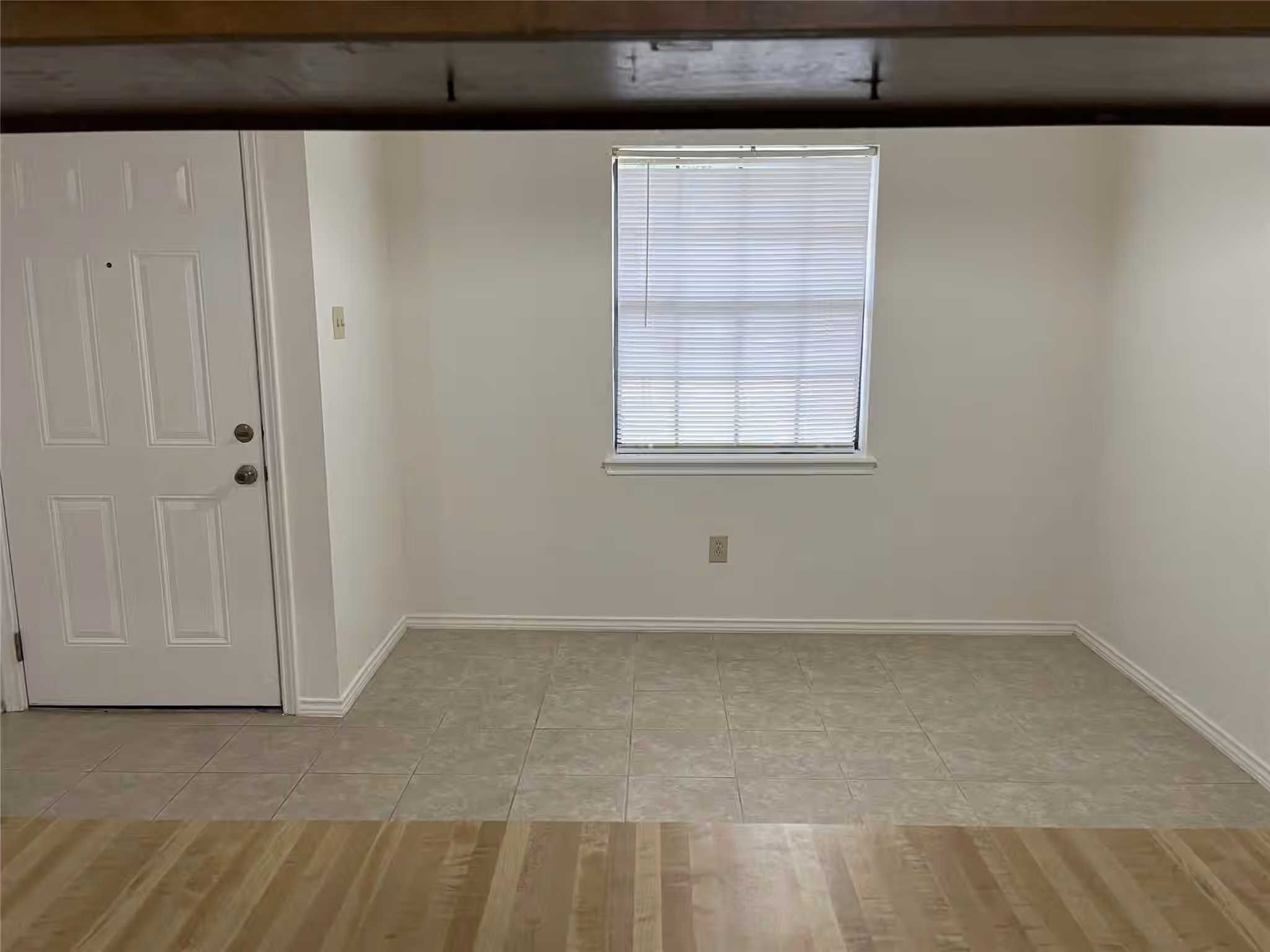 Photo 2 of 26 Summer Crest Circle, The Woodlands, TX