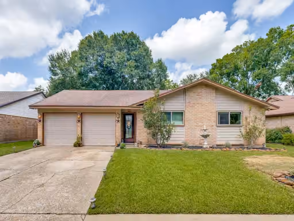 Photo of 1615 Pecan Hollow Street, Pearland, TX 77581