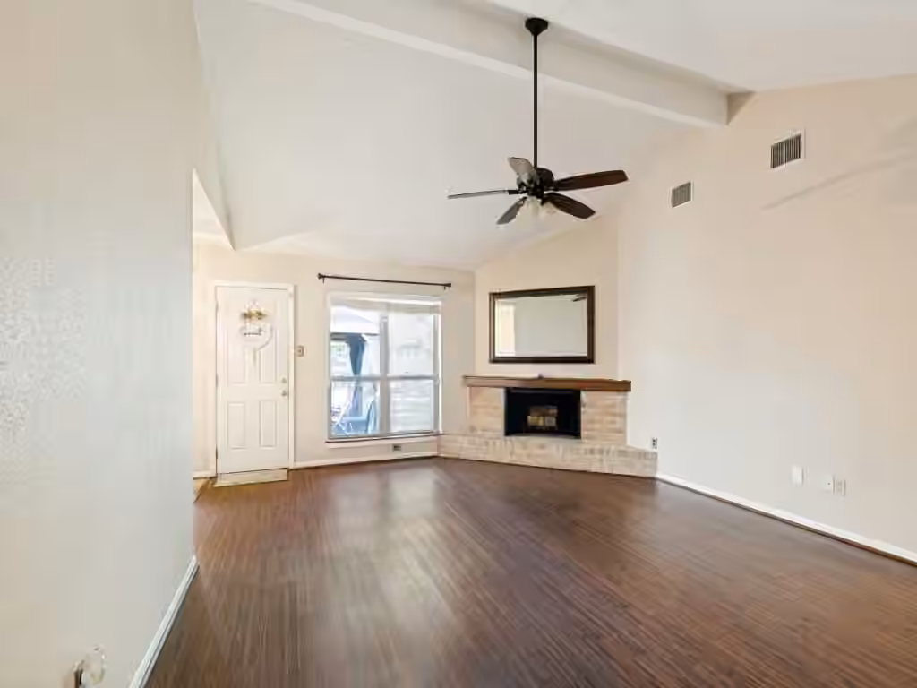 Photo 2 of 1615 Pecan Hollow Street, Pearland, TX