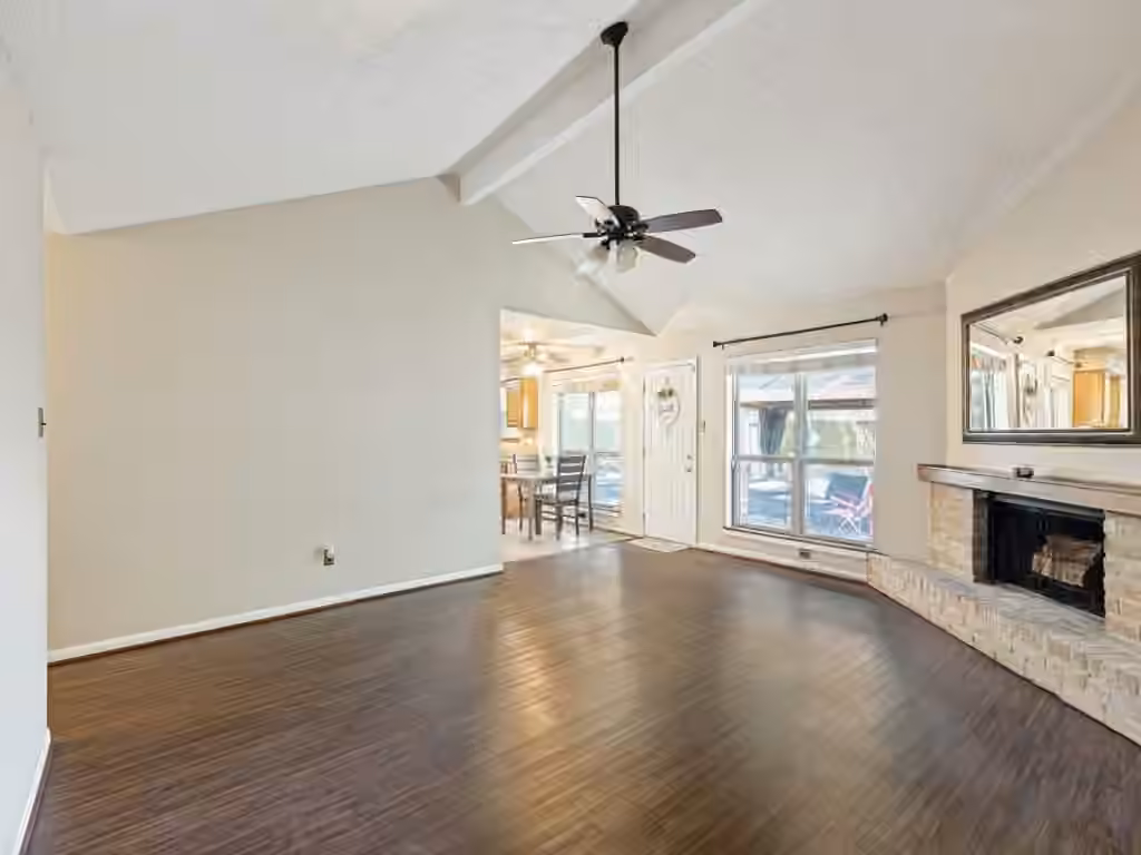 Photo 3 of 1615 Pecan Hollow Street, Pearland, TX