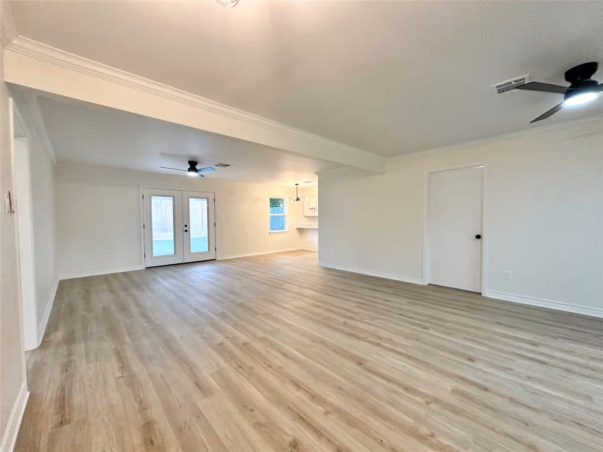 Photo 4 of 9539 Beverlyhill Street, Houston, TX