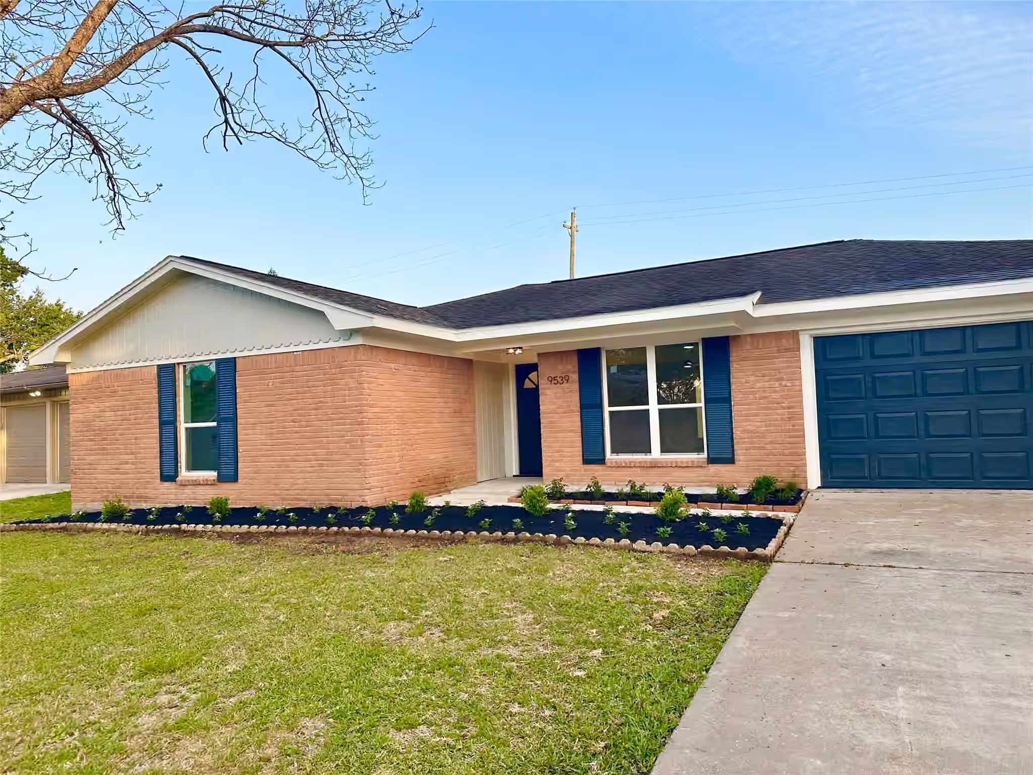 Photo 6 of 9539 Beverlyhill Street, Houston, TX