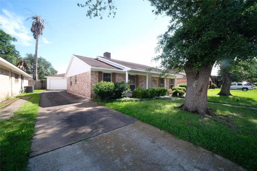 Photo 3 of 12318 Bexley Drive, Houston, TX