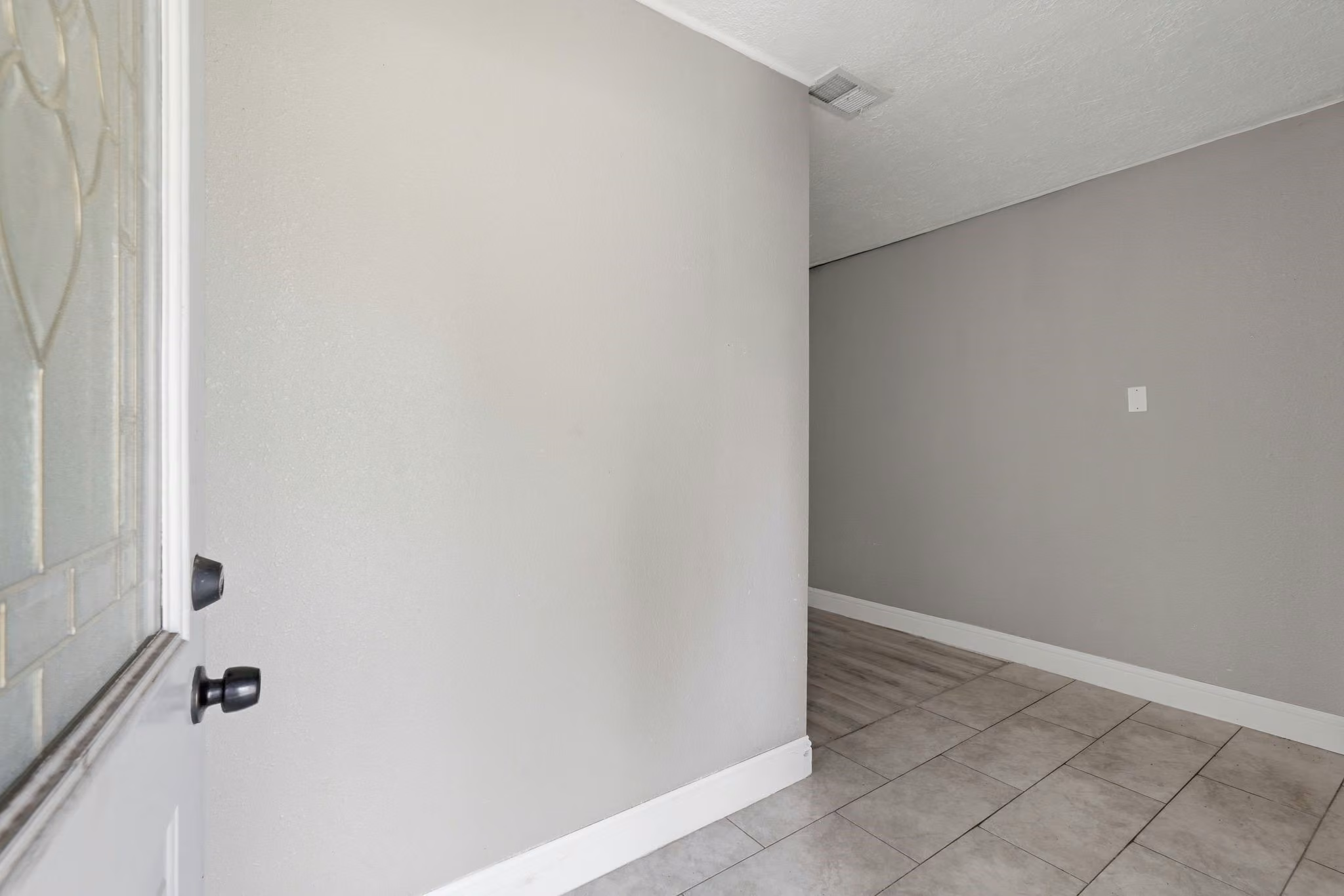 Photo 6 of 13286 Lake Breeze Lane, Willis, TX