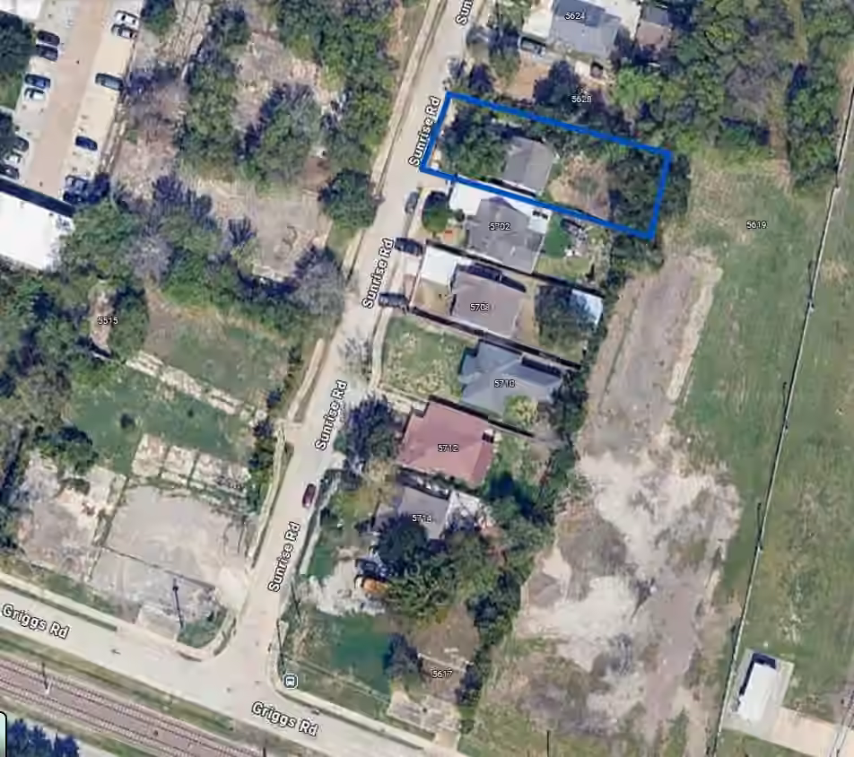 Photo 2 of 5632 Sunrise Road, Houston, TX