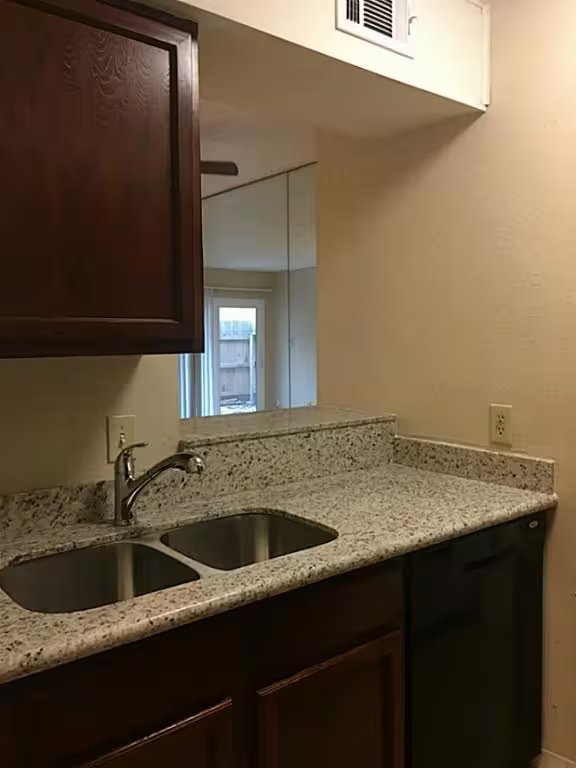Photo 3 of 10075 Westpark Drive 14, Houston, TX