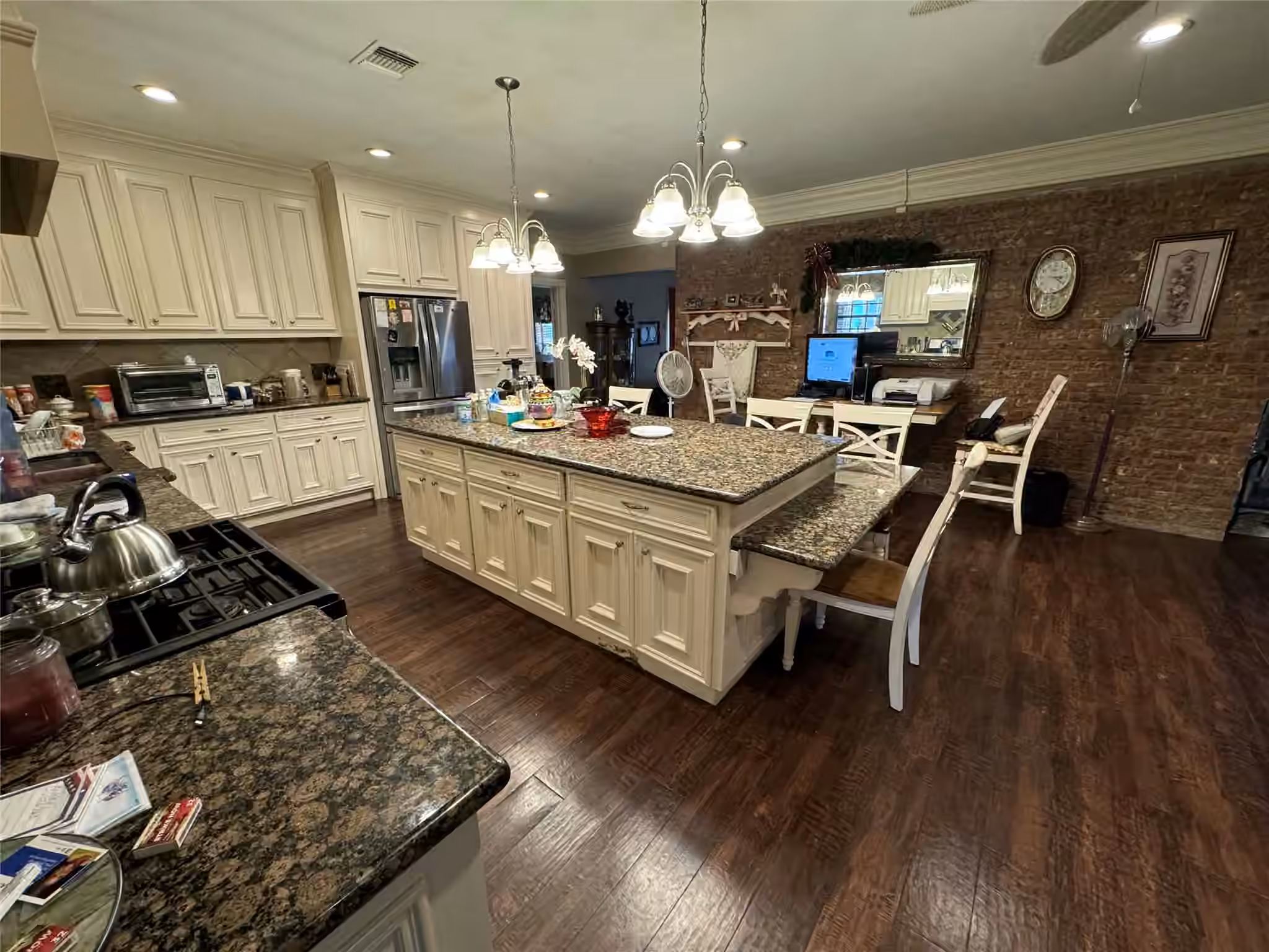 Photo 2 of 7824 Pecan Forest Lane, Baytown, TX