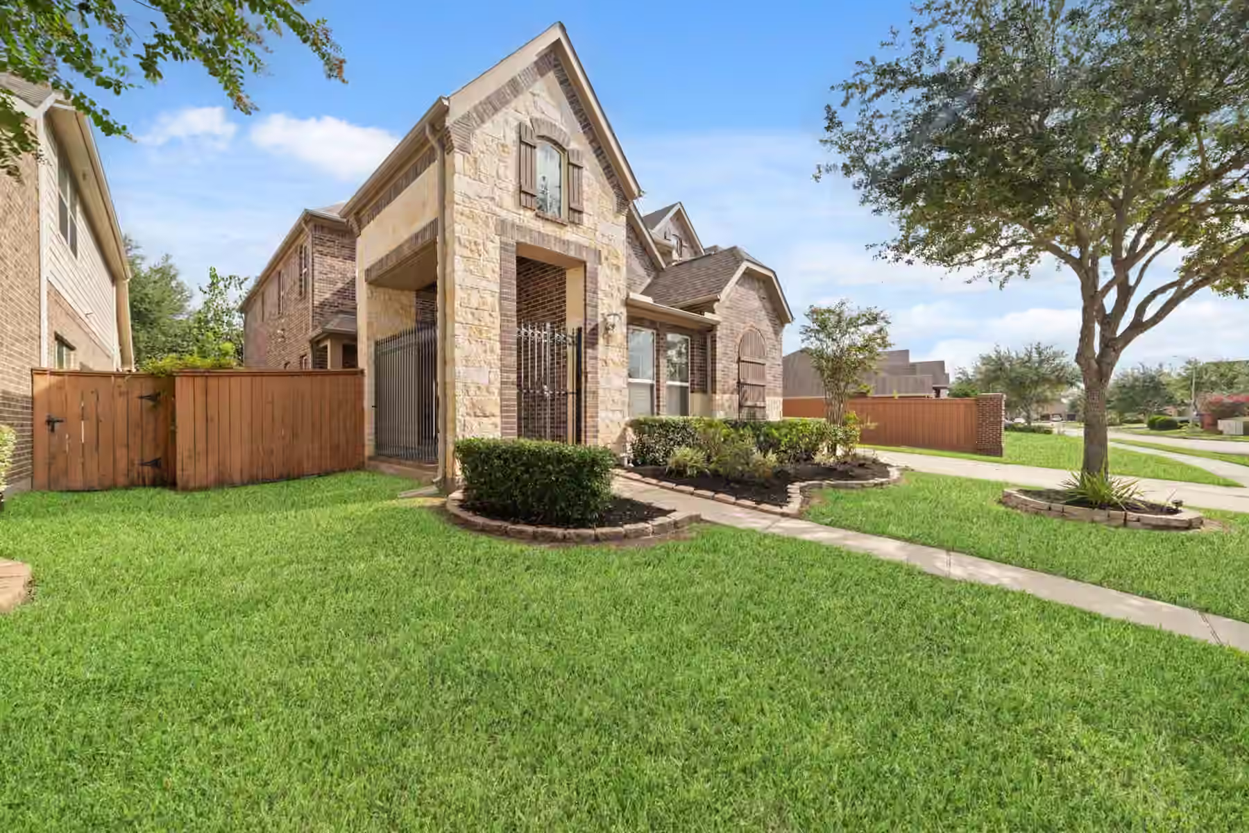 Photo 3 of 17302 Milrig Court, Richmond, TX