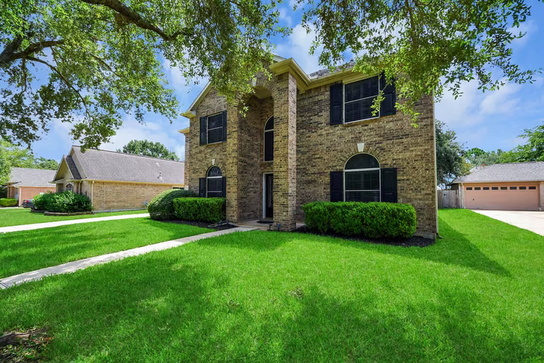 Photo 2 of 233 Rustic Oaks Drive, League City, TX