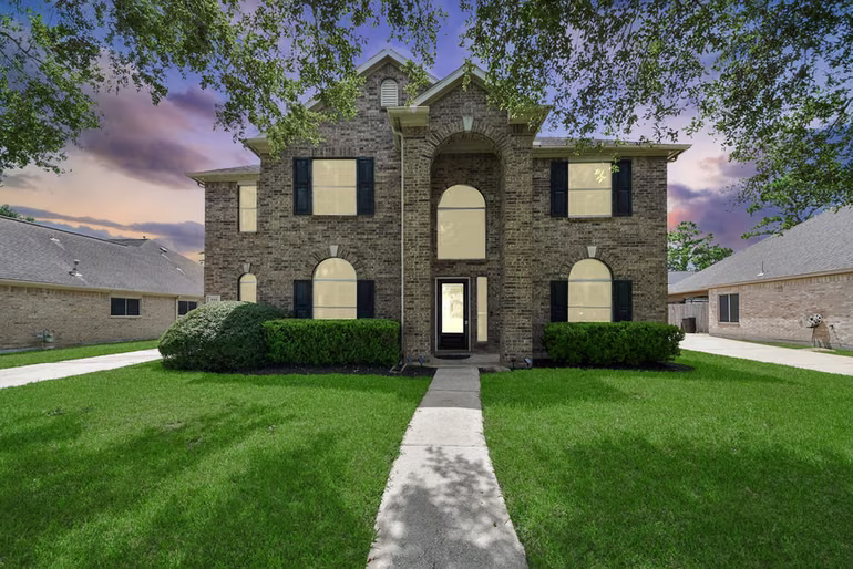 Photo 3 of 233 Rustic Oaks Drive, League City, TX