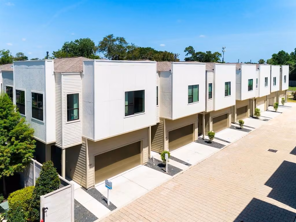 Photo of 618 Thornton Oaks Lane, Houston, TX