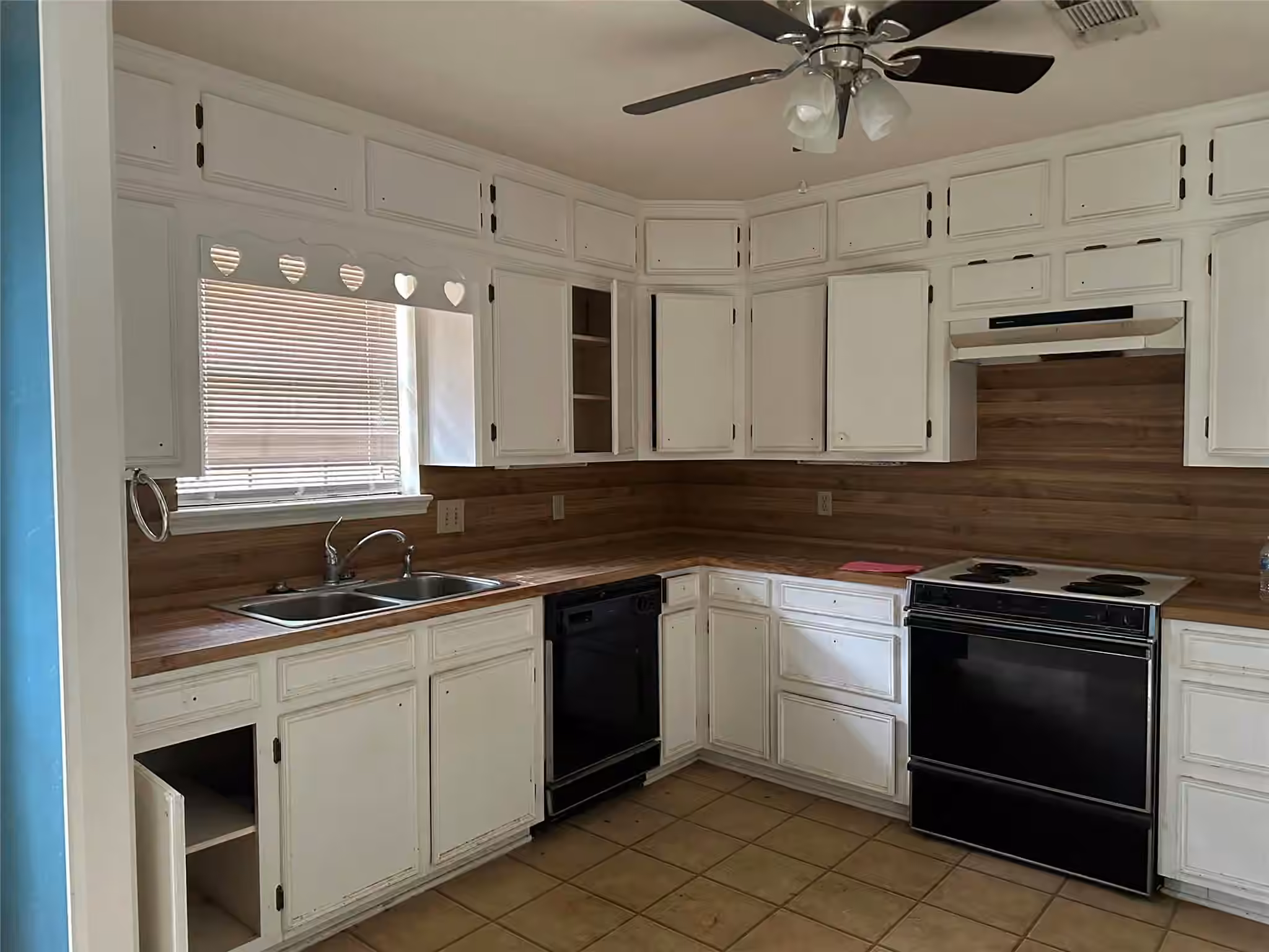 Photo 4 of 73 Cottonwood Road, Trinity, TX