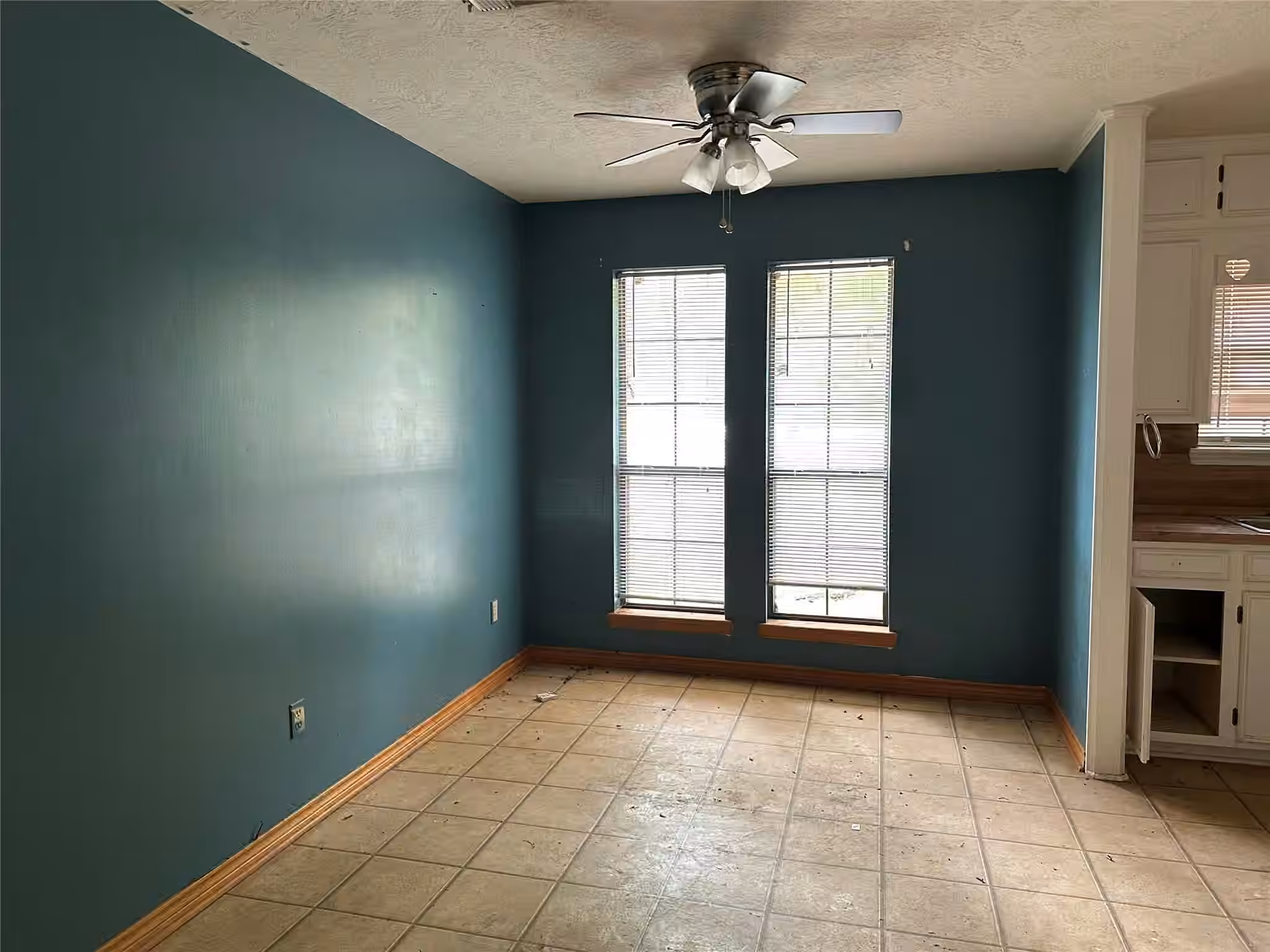 Photo 5 of 73 Cottonwood Road, Trinity, TX