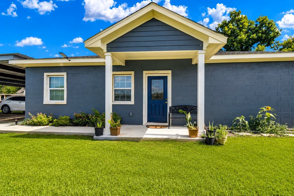 Photo of 702 Ghinaudo Road, Brazoria, TX 77422