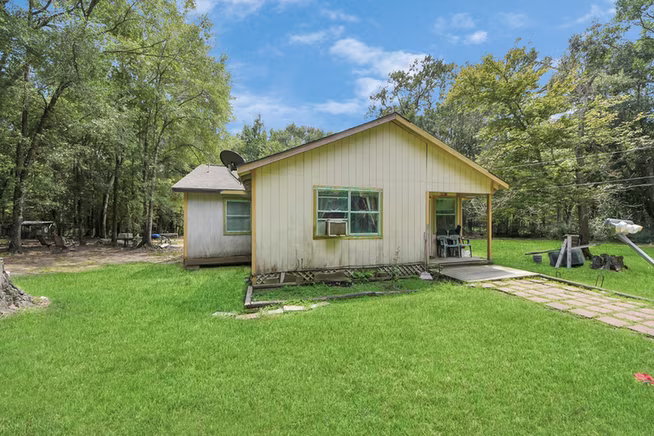 Photo 3 of 121 Elendor Drive, Cleveland, TX