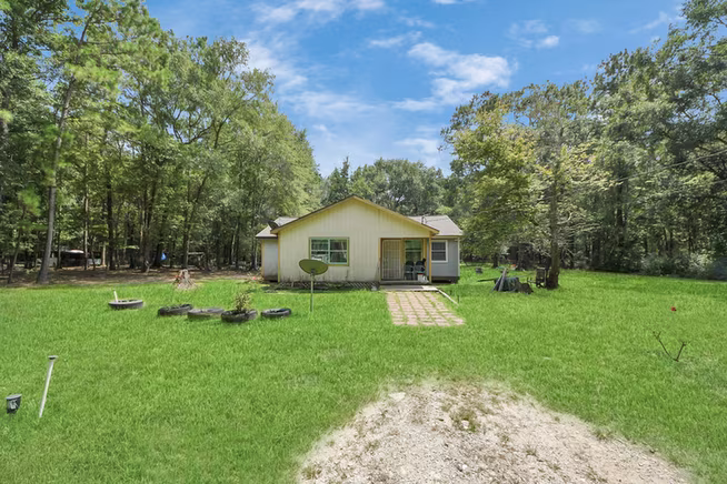 Photo 4 of 121 Elendor Drive, Cleveland, TX