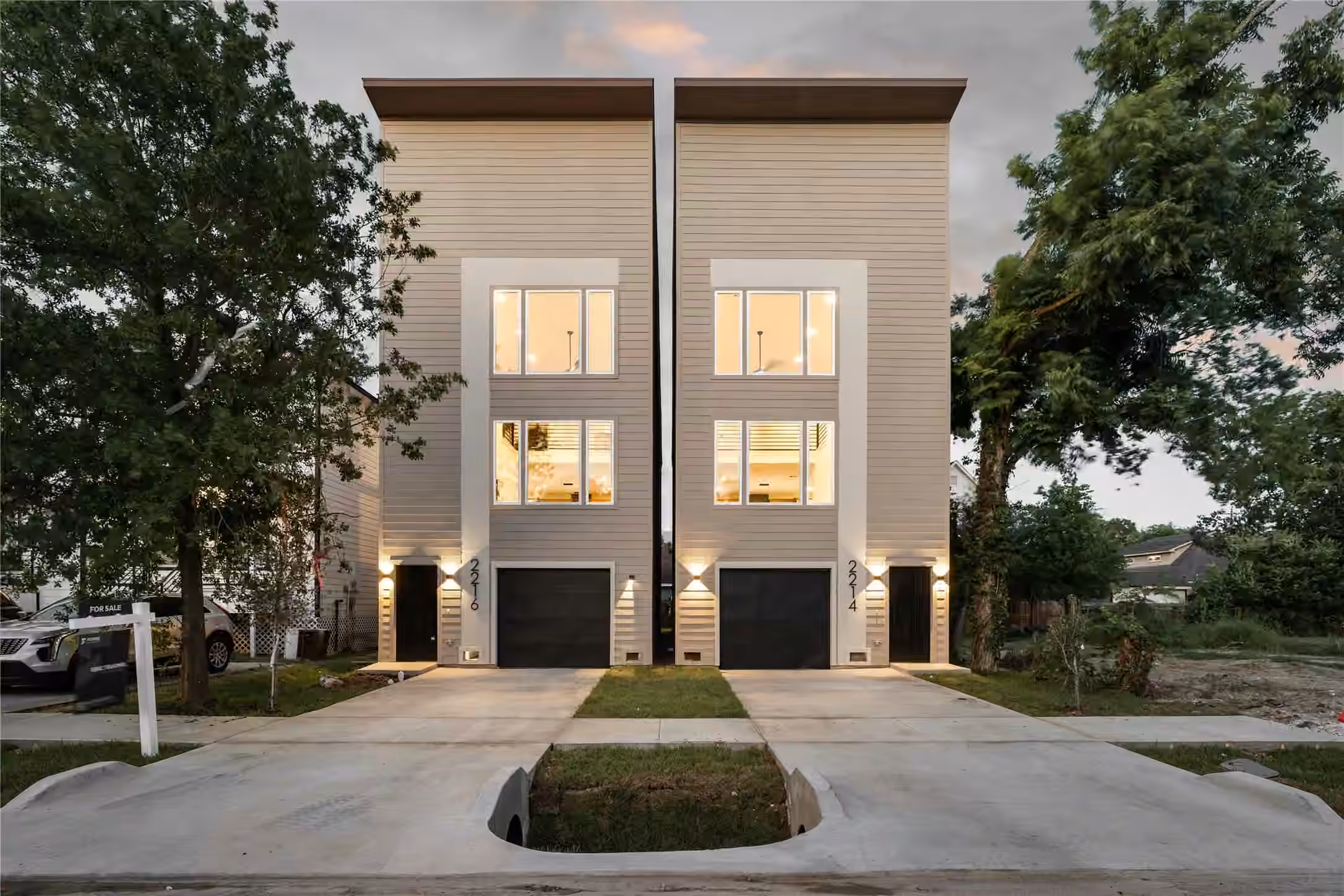 Photo 2 of 2216 Bringhurst Street, Houston, TX