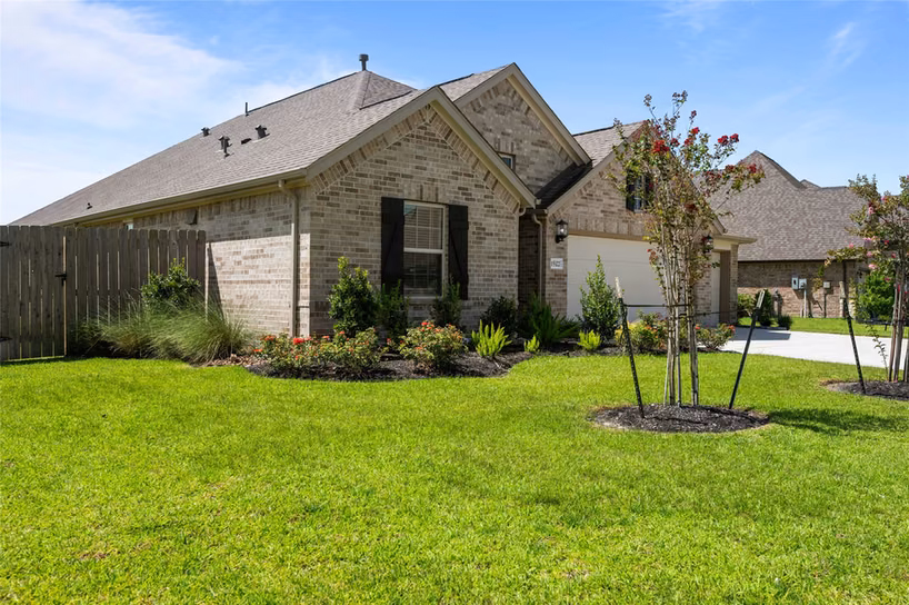 Photo 2 of 15322 Lake Front Drive, Mont Belvieu, TX