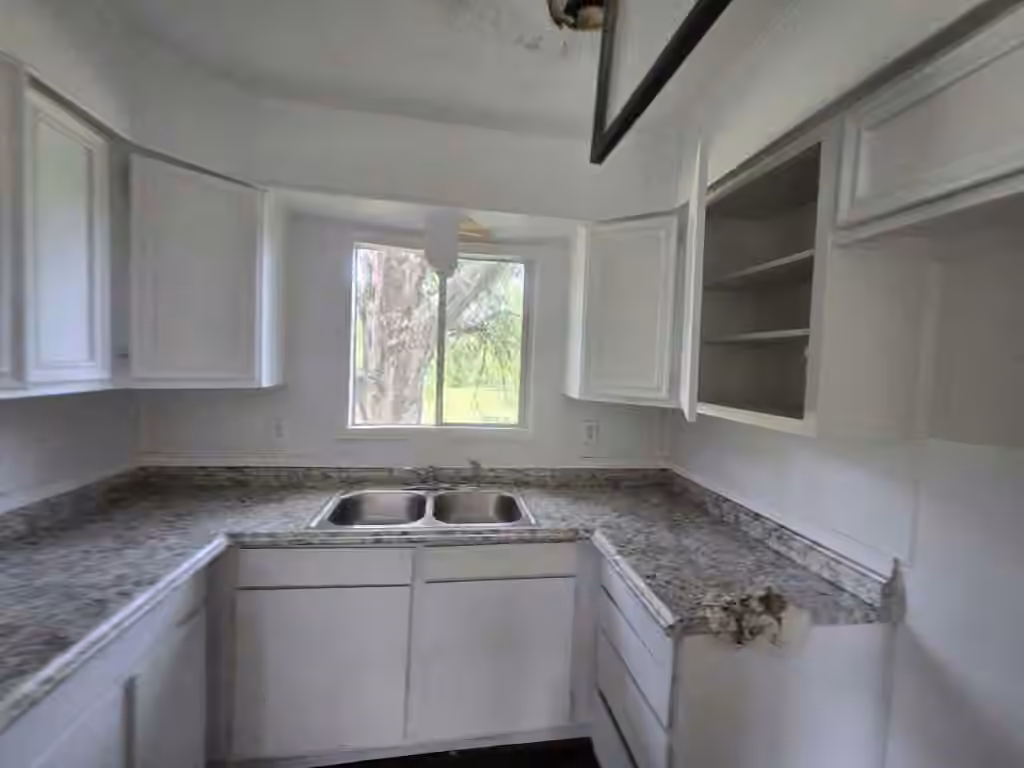 Photo 5 of 1267 County Road 2166, Cleveland, TX