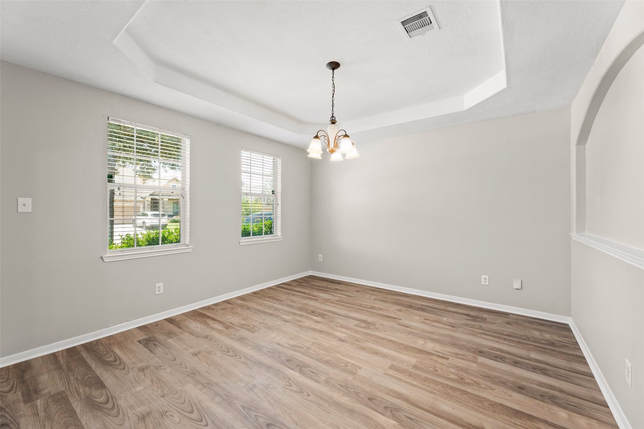Photo 3 of 8911 Willow Wind Lane, Houston, TX