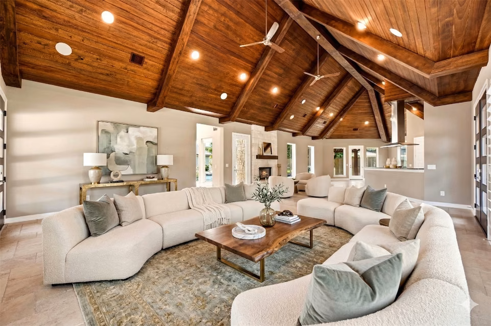 Photo 3 of 2911 S Saddlebrook Lane, Katy, TX