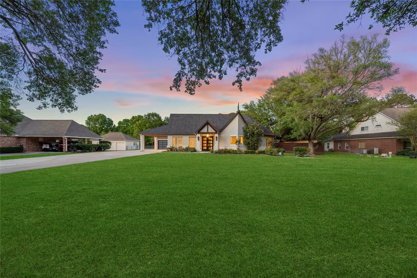 Photo 5 of 2911 S Saddlebrook Lane, Katy, TX