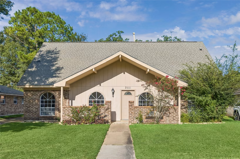 Photo 2 of 3111 Apple Drive, Missouri City, TX
