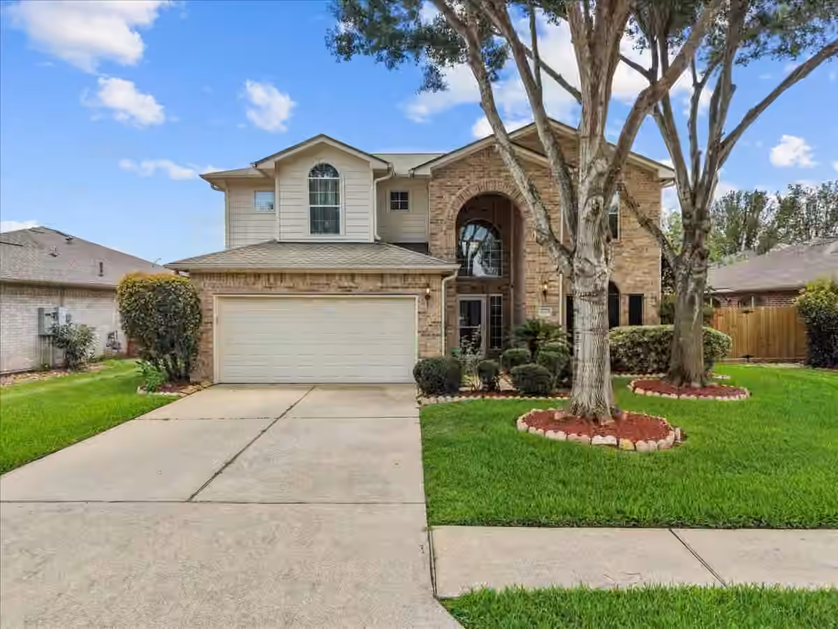 Photo 2 of 10004 Dawn Brook Drive, Pearland, TX