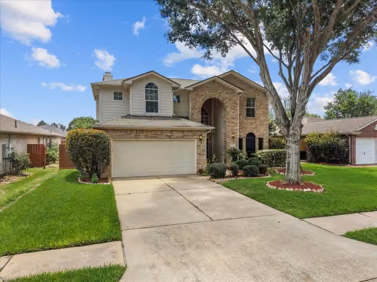 Photo 3 of 10004 Dawn Brook Drive, Pearland, TX