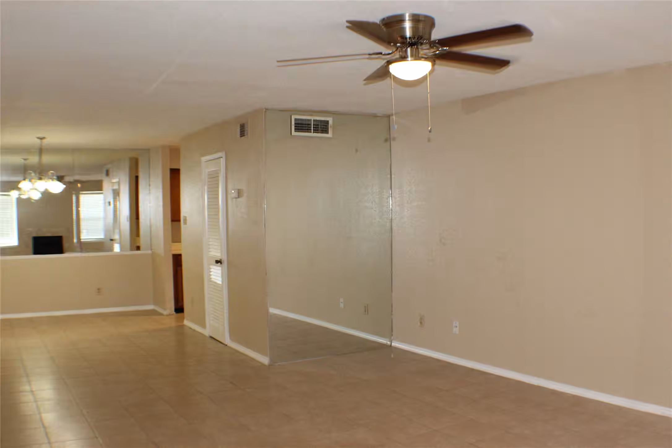 Photo 3 of 9700 Leawood Boulevard 1713, Houston, TX