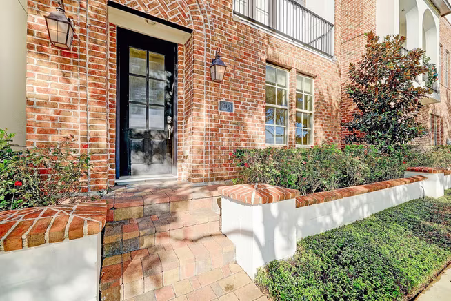 Photo 5 of 704 Paige Street, Houston, TX
