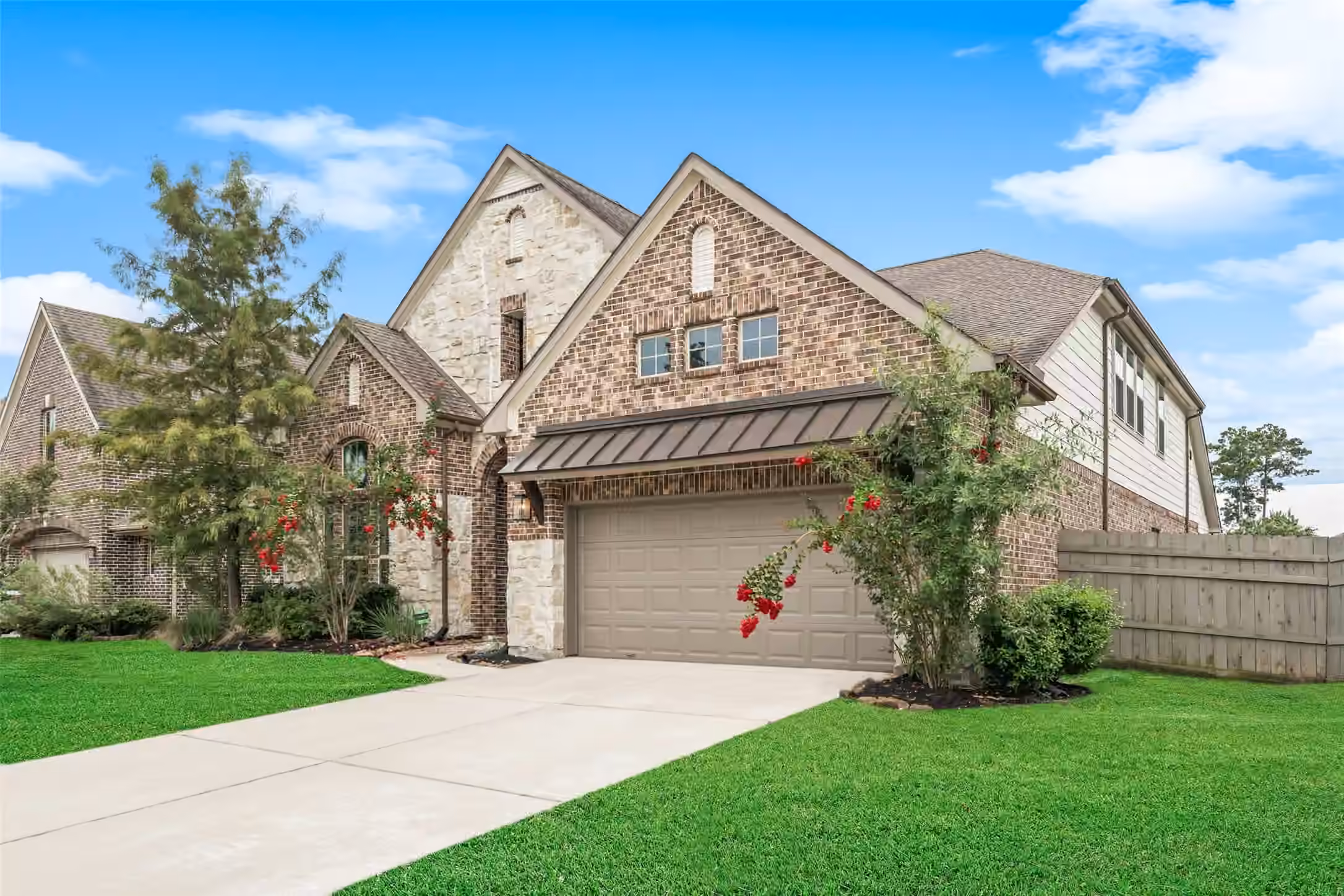 Photo 2 of 17480 Chestnut Cove Dr, Conroe, TX