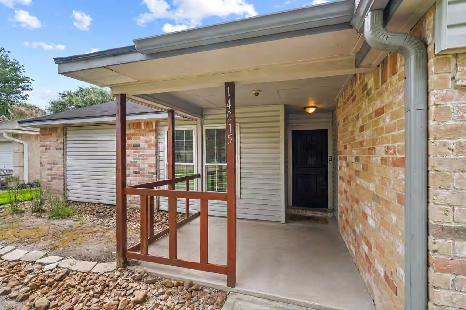 Photo 2 of 14015 Susan Court, Sugar Land, TX