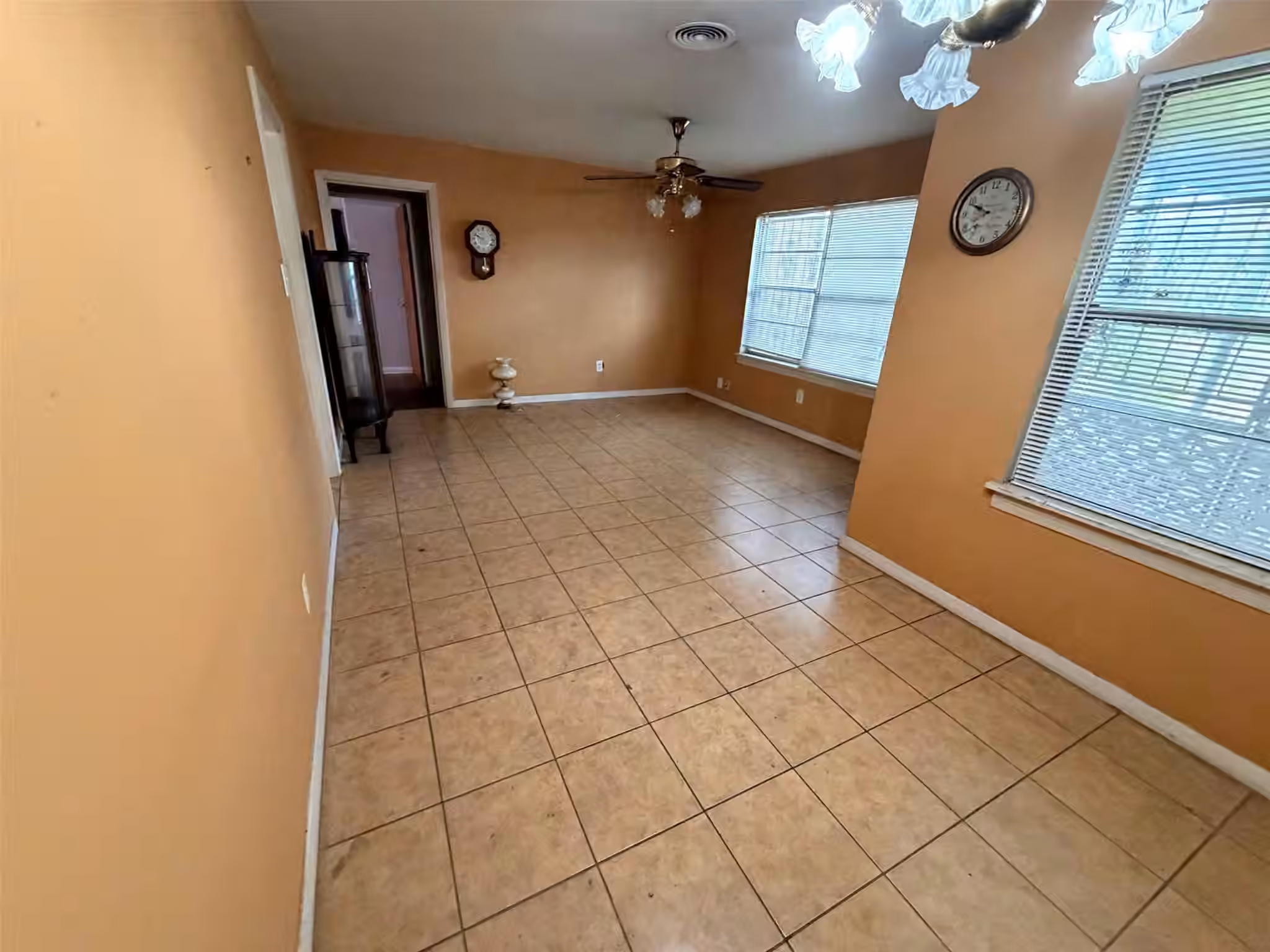 Photo 4 of 5902 Leon Street, Houston, TX