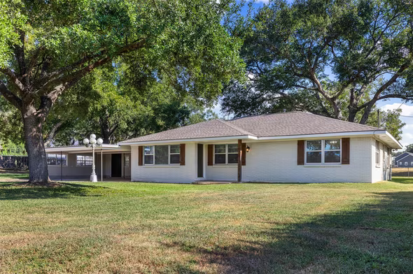 Photo 6 of 1906 Gun and Rod Road, Brenham, TX